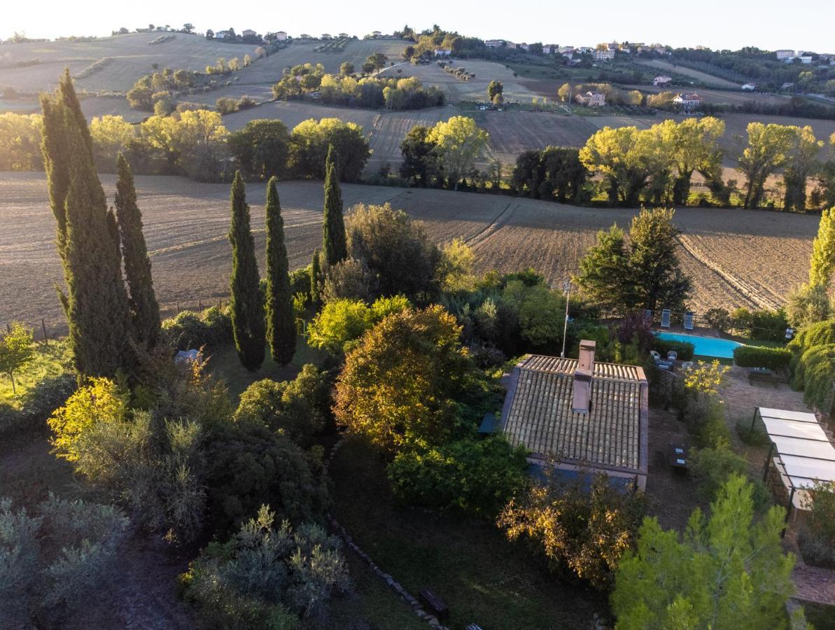 Casali Marchigiani - Ville Vacanza Private Con Piscina Ostra Bagian luar foto