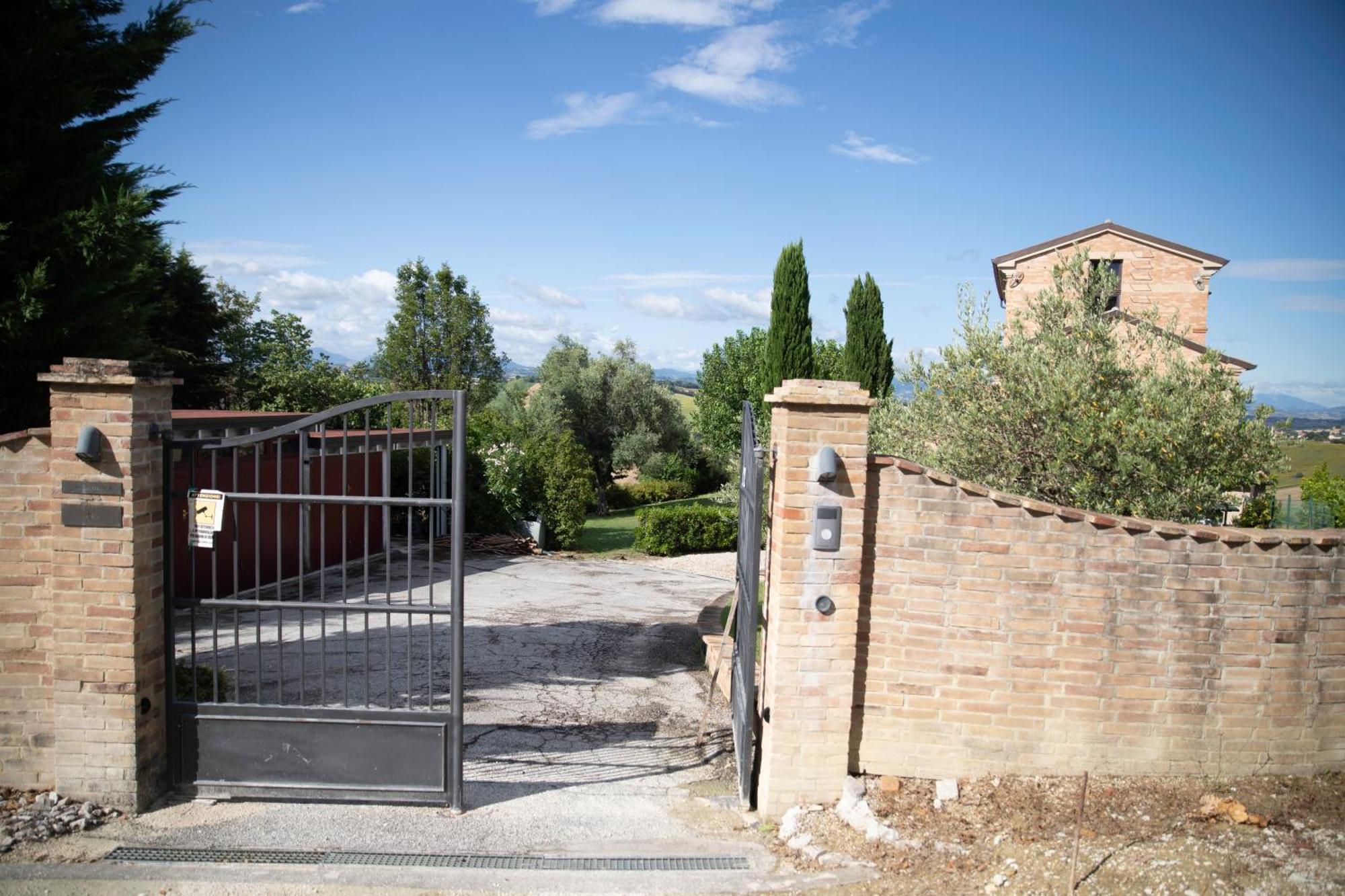 Casali Marchigiani - Ville Vacanza Private Con Piscina Ostra Bagian luar foto