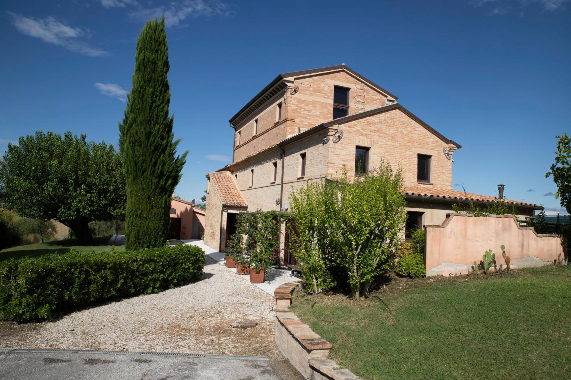 Casali Marchigiani - Ville Vacanza Private Con Piscina Ostra Bagian luar foto