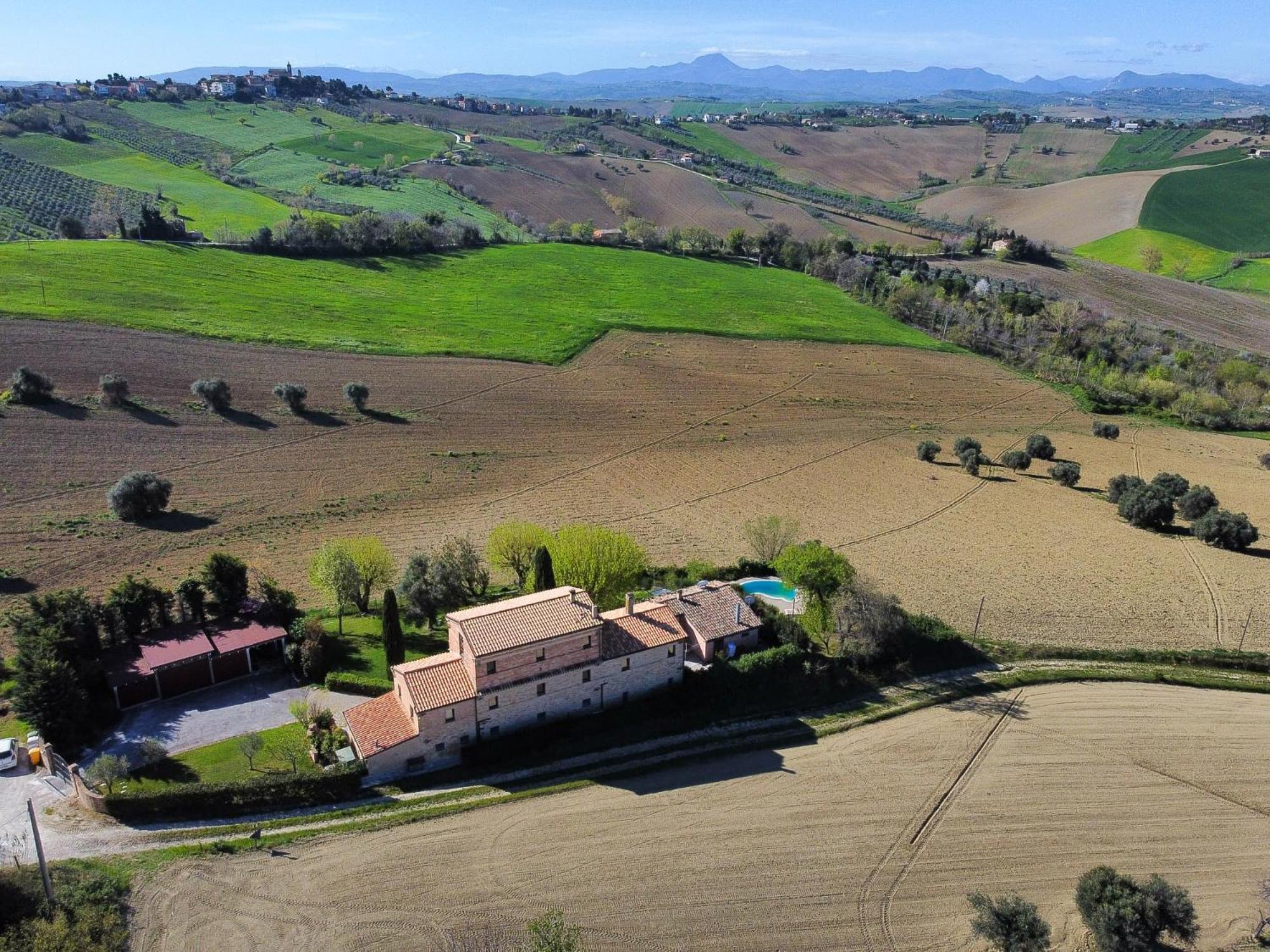 Casali Marchigiani - Ville Vacanza Private Con Piscina Ostra Bagian luar foto